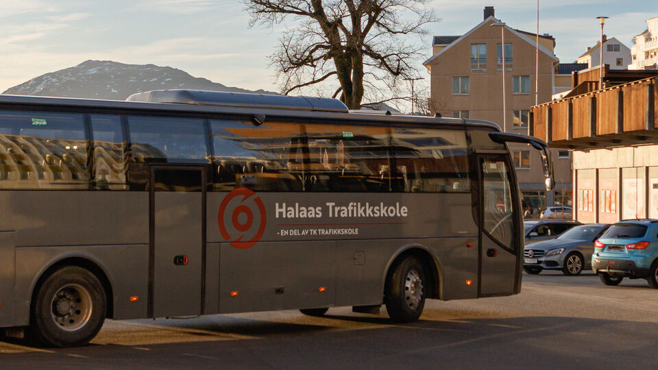 Foto av turbuss i Kristiansund